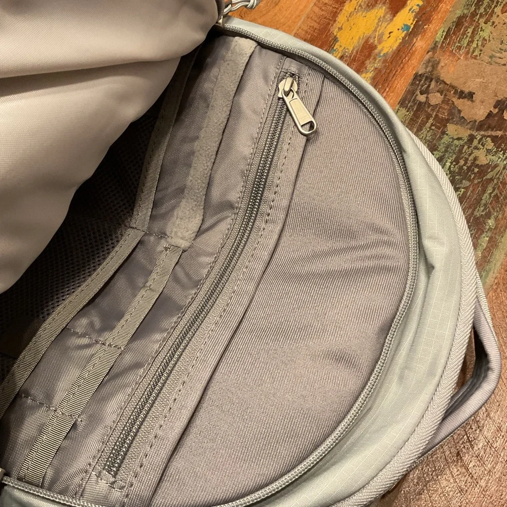 NWT North Face Women’s Surge Luxe Backpack